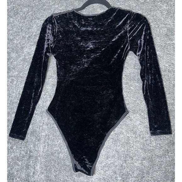 Vintage 80s/90s Pati-Pat Paris Black Velvet Bodysuit – Crochet  & Medallion - Picture 7 of 11